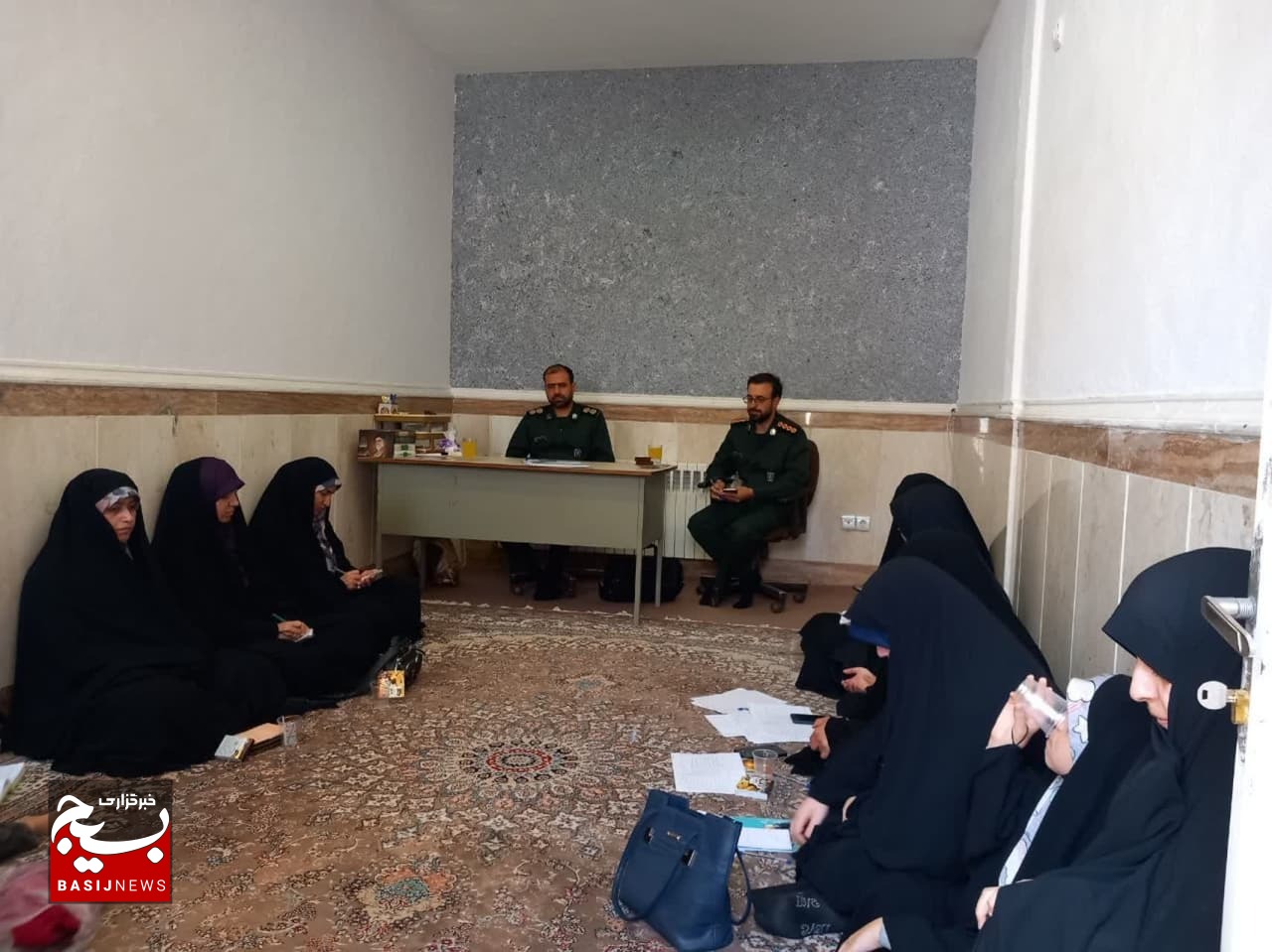 دومین نشست قرارگاه اجتماعی حوزه حضرت نرجس(س) با محوریت مبحث ازدواج و خانواده دومین نشست قرارگاه اجتماعی حوزه حضرت نرجس(س) با محوریت مبحث ازدواج و خانواده