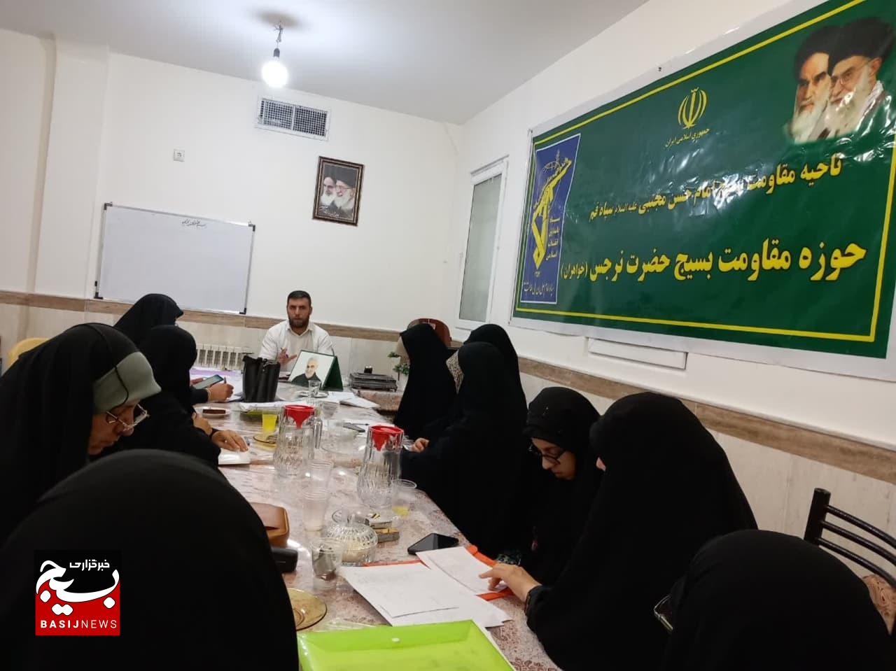 نشست هماندیشی مدیران صندوقهای قرض الحسنه حوزه حضرت نرجس (س) نشست هماندیشی مدیران صندوقهای قرض الحسنه حوزه حضرت نرجس (س)