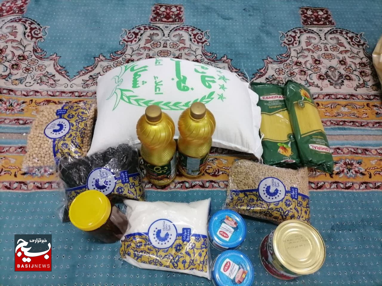 توزیع ٨٠ بسته معیشتی در بین مددجویان محله ٢پردیسان قم