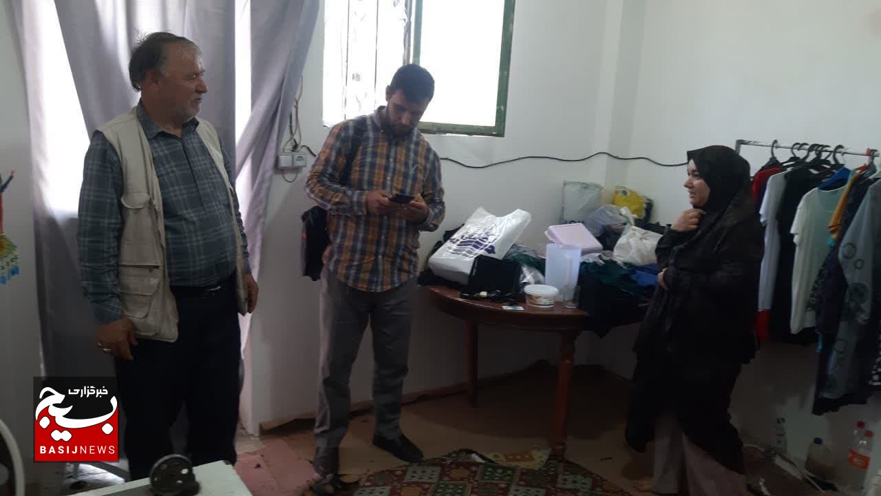 کارگاه خیاطی روستای خدیجه خاتون قم پیشتاز در رفع نیازهای بومی مردم کارگاه خیاطی روستای خدیجه خاتون قم پیشتاز در رفع نیازهای بومی مردم