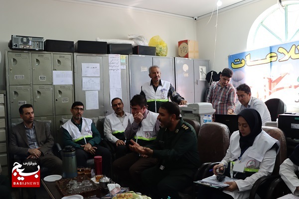 بازدید فرمانده سپاه فجر از بیمارستان صحرایی در روستای دژکرد فارس به مناسبت دهه امامت و ولایت بازدید فرمانده سپاه فجر از بیمارستان صحرایی در روستای دژکرد فارس به مناسبت دهه امامت و ولایت