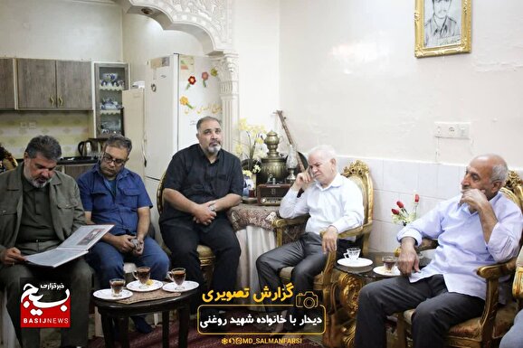 تکریم خانواده شهدا توسط بسیجیان اهوازی