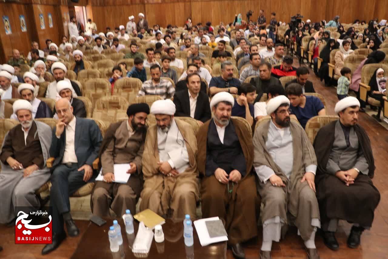 شهدای روحانی در دوران دفاع مقدس نقش کلیدی و مؤثری داشتند شهدای روحانی در دوران دفاع مقدس نقش کلیدی و مؤثری داشتند