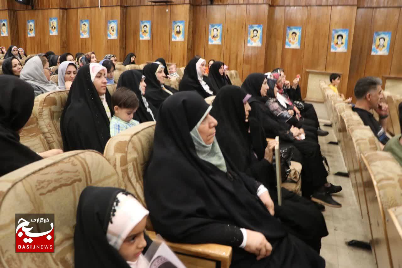 شهدای روحانی در دوران دفاع مقدس نقش کلیدی و مؤثری داشتند شهدای روحانی در دوران دفاع مقدس نقش کلیدی و مؤثری داشتند