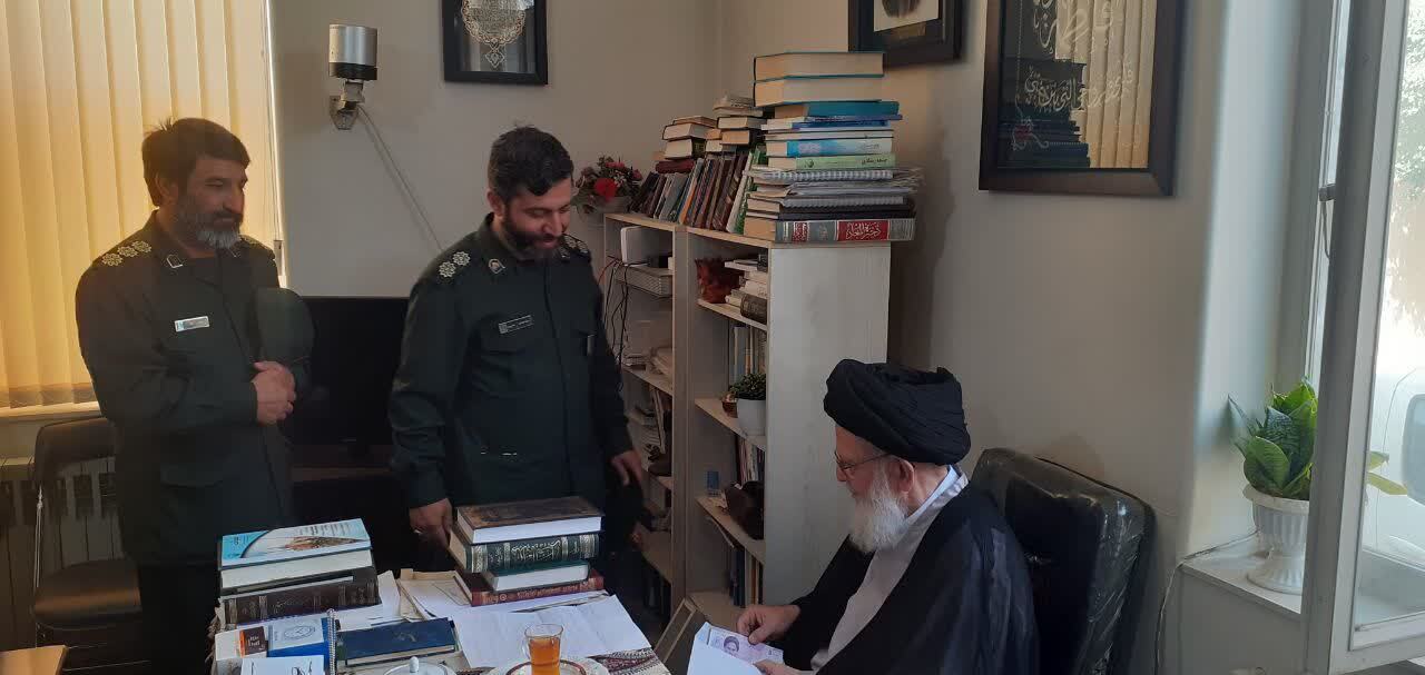 سپاه حافظ انقلاب اسلامی است سپاه حافظ انقلاب اسلامی است