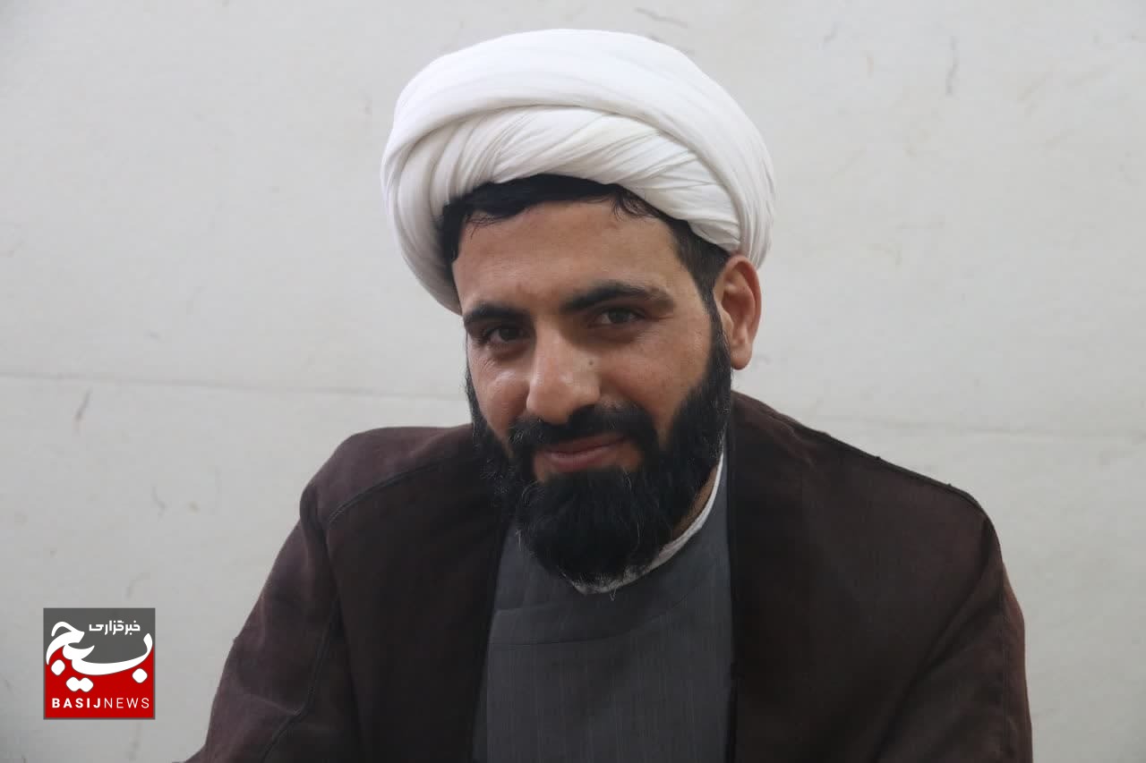 مسئول تعلیم و تربیت ناحیه امام حسین (ع) معارفه شد مسئول تعلیم و تربیت ناحیه امام حسین (ع) معارفه شد