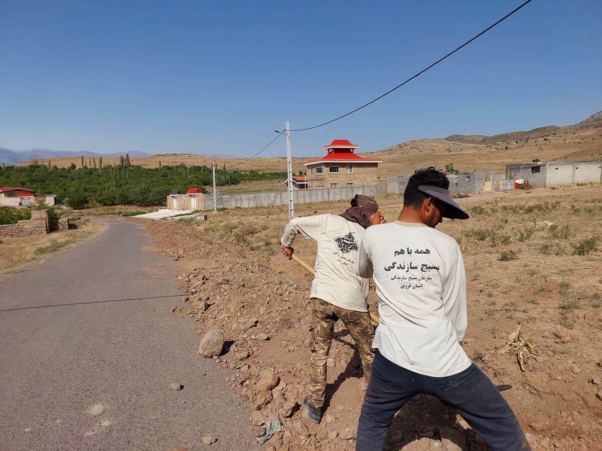 آبادگران بسیج سازندگی مشكل كم‌آبی روستای کاکوهستان الموت غربی را برطرف کردند