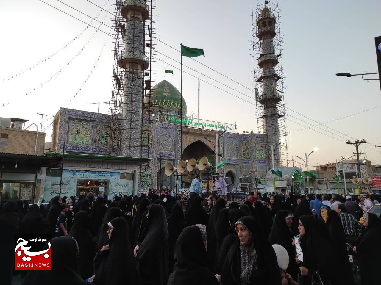 مردم دزفول در حمایت از حجاب و عفاف راهپیمایی کردند مردم دزفول در حمایت از حجاب و عفاف راهپیمایی کردند
