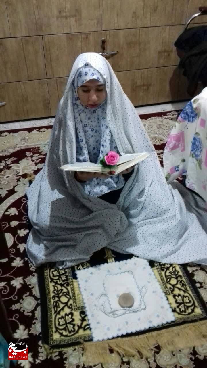 پویش عکس«احترام به قرآن» توسط دهه نودیهای پایگاه محمد رسولالله(ص) قم پویش عکس«احترام به قرآن» توسط دهه نودیهای پایگاه محمد رسولالله(ص) قم