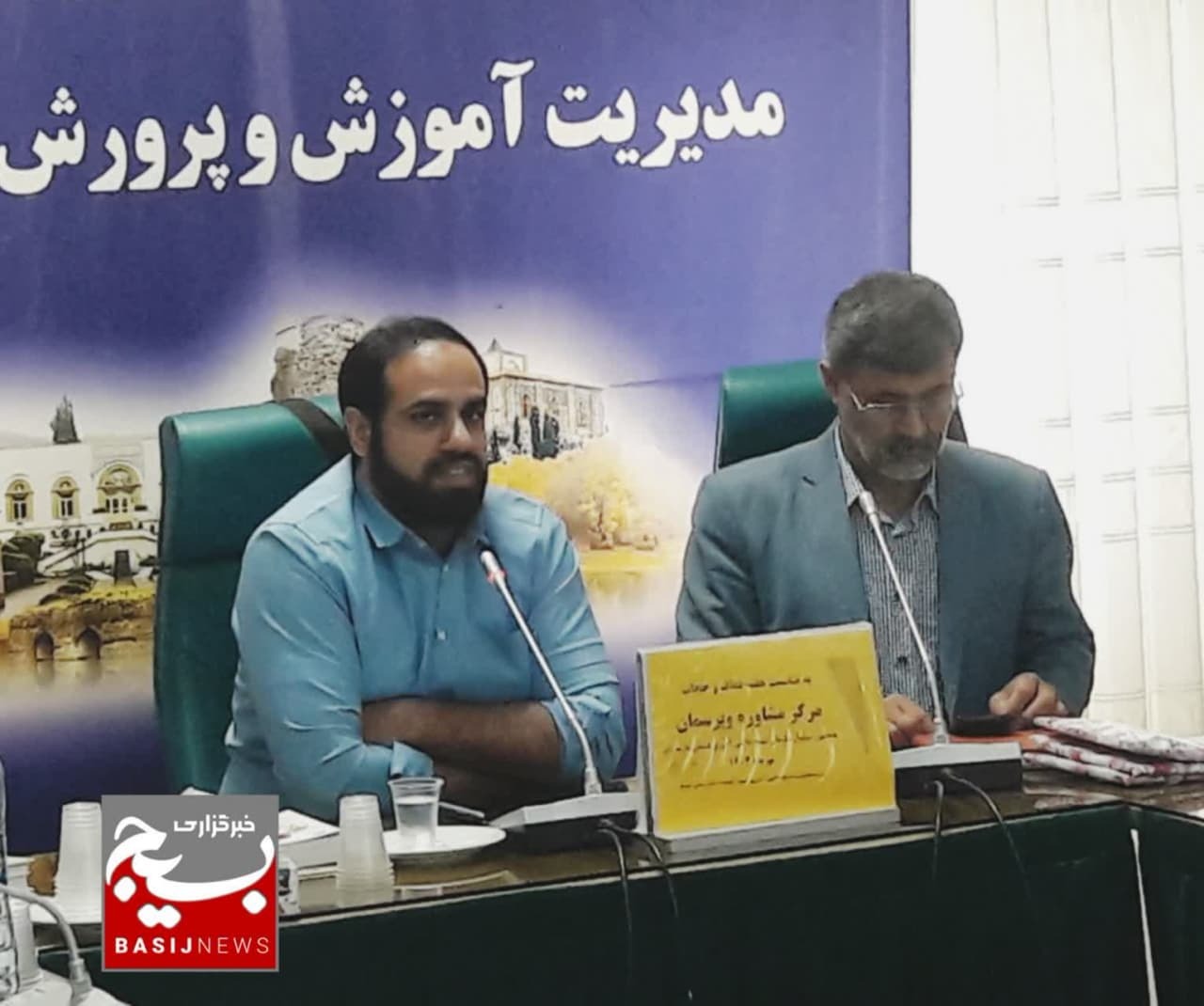 دنیا انقلاب اسلامی ایران را با حجاب بانوانش میشناسد دنیا انقلاب اسلامی ایران را با حجاب بانوانش میشناسد