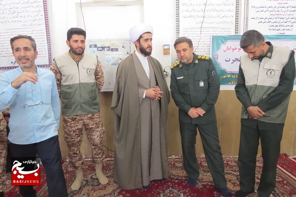 تفکر بسیجی و روحیه جهادی لازمه رسیدن به تمدن بزرگ اسلامی/ بازدید فرمانده سپاه کازرون از اردوی جهادی روستای ملااره+عکس تفکر بسیجی و روحیه جهادی لازمه رسیدن به تمدن بزرگ اسلامی/ بازدید فرمانده سپاه کازرون از اردوی جهادی روستای ملااره+عکس