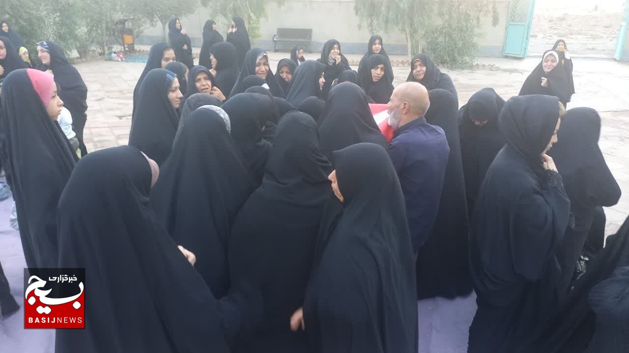 آیین تعویض پرچم امامزاده سکینه خاتون سلام الله علیها قم آیین تعویض پرچم امامزاده سکینه خاتون سلام الله علیها قم