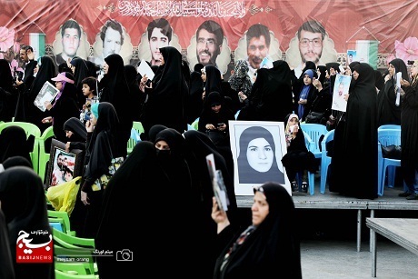 اجتماع بزرگ مردمی عفاف و حجاب در میدان آیینی امام حسین علیه السلام