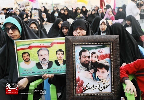 اجتماع بزرگ مردمی عفاف و حجاب در میدان آیینی امام حسین علیه السلام