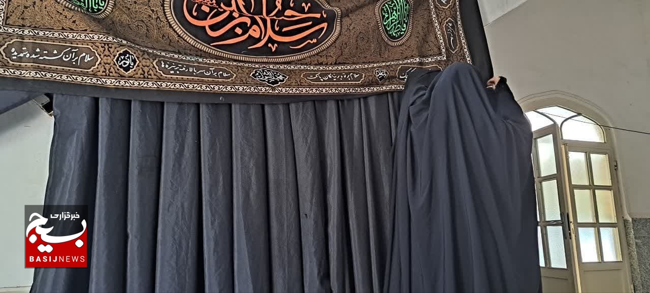 عطر دلانگیز محرم حسینی(ع) در محله زینبیه پردیسان قم عطر دلانگیز محرم حسینی(ع) در محله زینبیه پردیسان قم