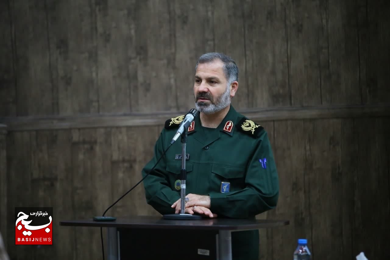 مساجد نقش مهمی در معنویت بخشی جامعه دارند / مداحان اگر از مسجد دور باشند دچار لغزش میشوند مساجد نقش مهمی در معنویت بخشی جامعه دارند / مداحان اگر از مسجد دور باشند دچار لغزش میشوند