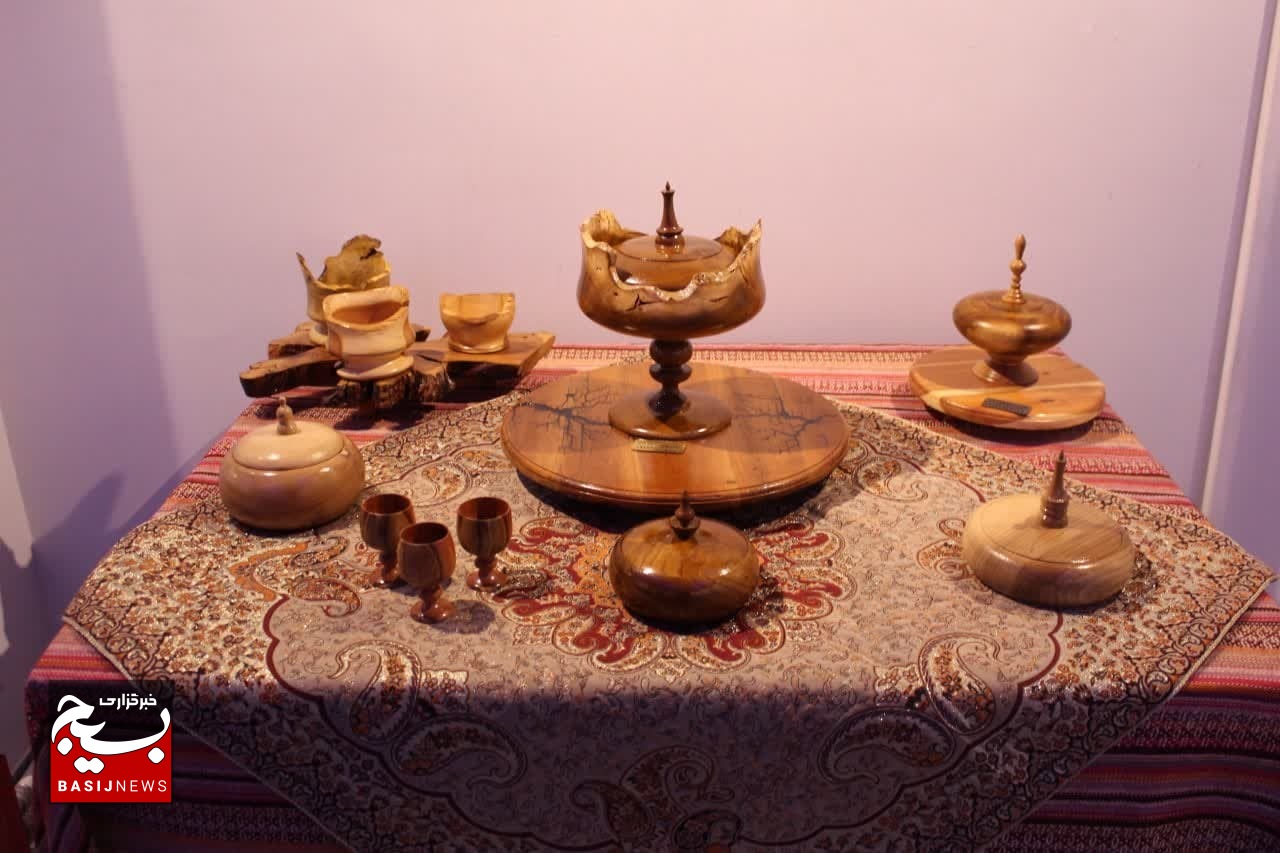 در هنر طبق نیاز جامعه باید پیش رفت