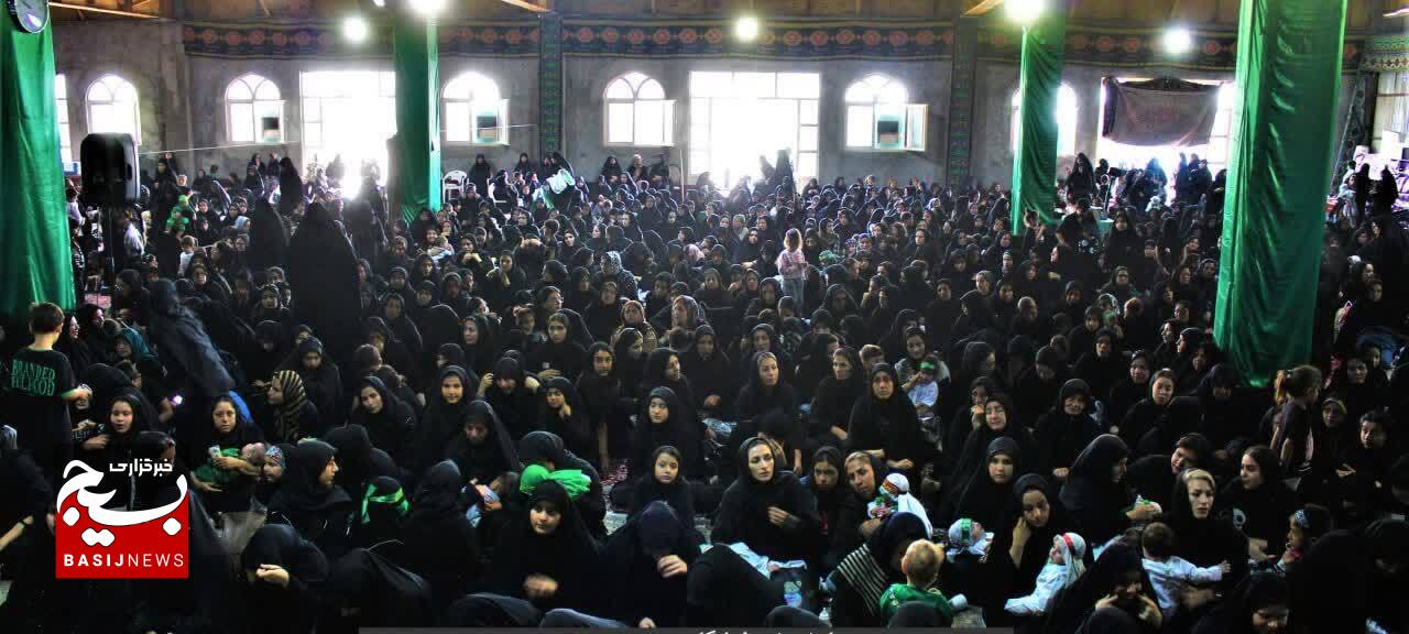 همایش بزرگ شیرخوارگان حسینی در اشتهارد برگزار شد همایش بزرگ شیرخوارگان حسینی در اشتهارد برگزار شد
