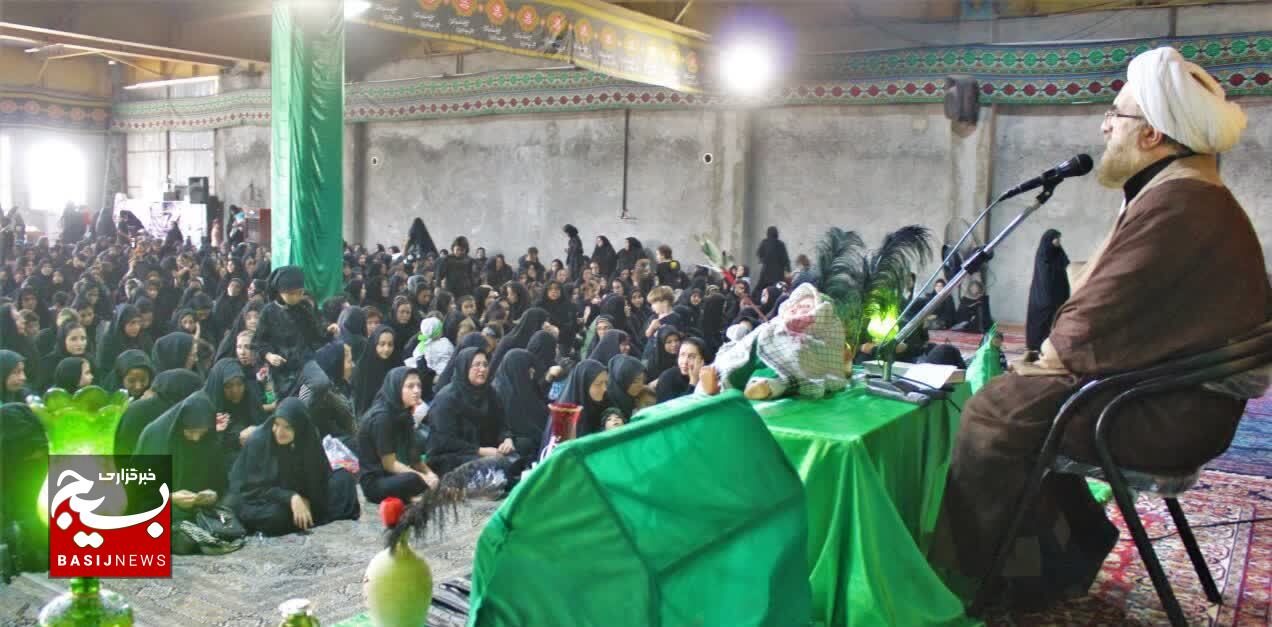 همایش بزرگ شیرخوارگان حسینی در اشتهارد برگزار شد همایش بزرگ شیرخوارگان حسینی در اشتهارد برگزار شد