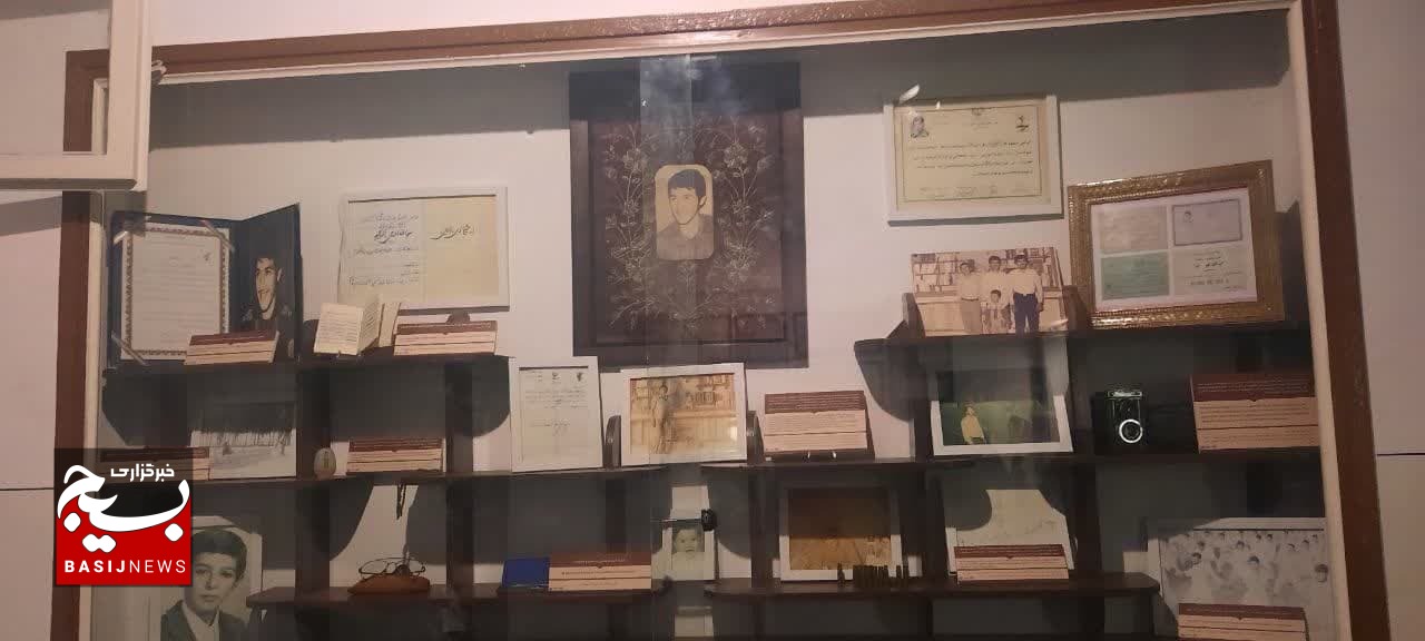 معرفی کتاب «ثری تا ثریا» برای دختران دهه هشتادی پایگاه امام خمینی(ره) قم معرفی کتاب «ثری تا ثریا» برای دختران دهه هشتادی پایگاه امام خمینی(ره) قم