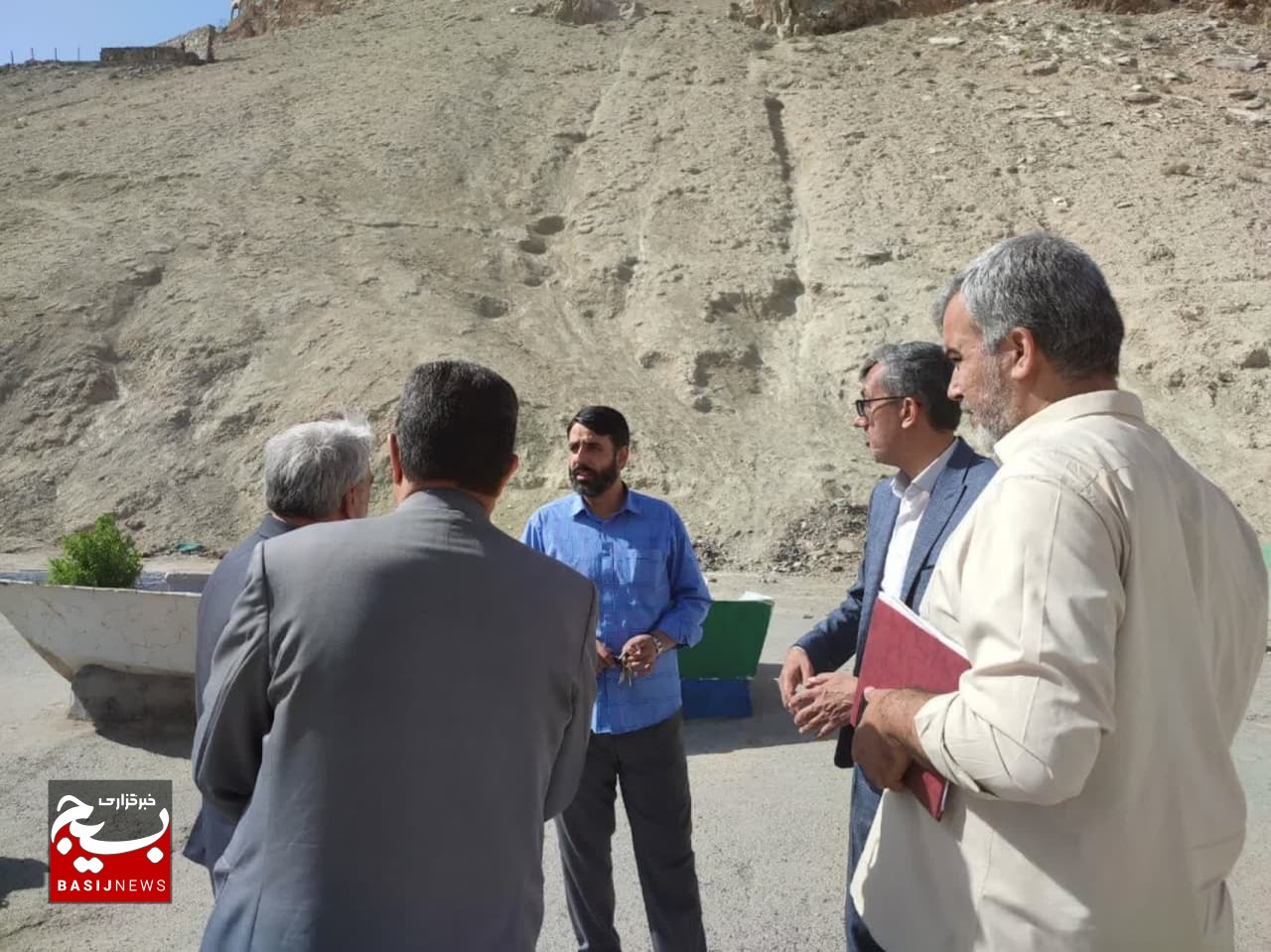یادمان شهدای گمنام کوه خضر نبی(ع) بهسازی میشود یادمان شهدای گمنام کوه خضر نبی(ع) بهسازی میشود