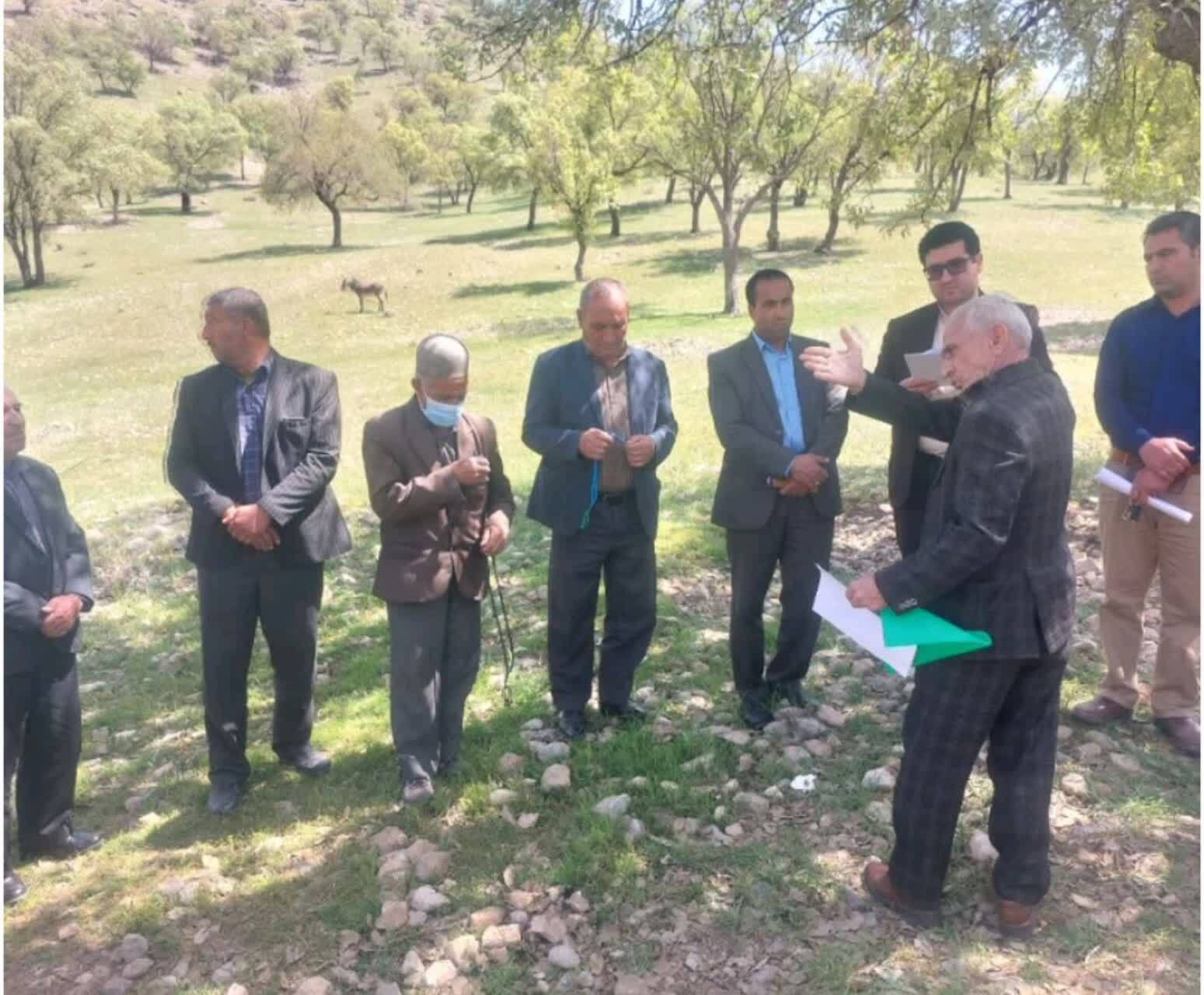 آغاز ساخت چمن مصنوعی روستای حمیدآباد پاتاوه آغاز ساخت چمن مصنوعی روستای حمیدآباد پاتاوه
