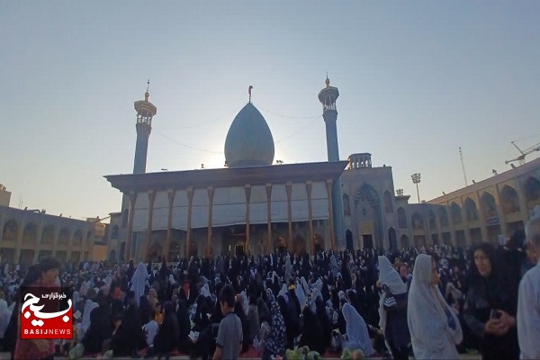 برگزاری دعای عرفه در سومین حرم اهل بیت در ایران اسلامی برگزاری دعای عرفه در سومین حرم اهل بیت در ایران اسلامی