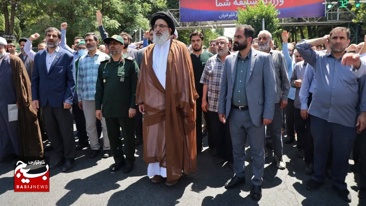 تجمع اعتراضی محکومیت هتک حرمت و سوزاندن قرآن کریم در سوئد تجمع اعتراضی محکومیت هتک حرمت و سوزاندن قرآن کریم در سوئد