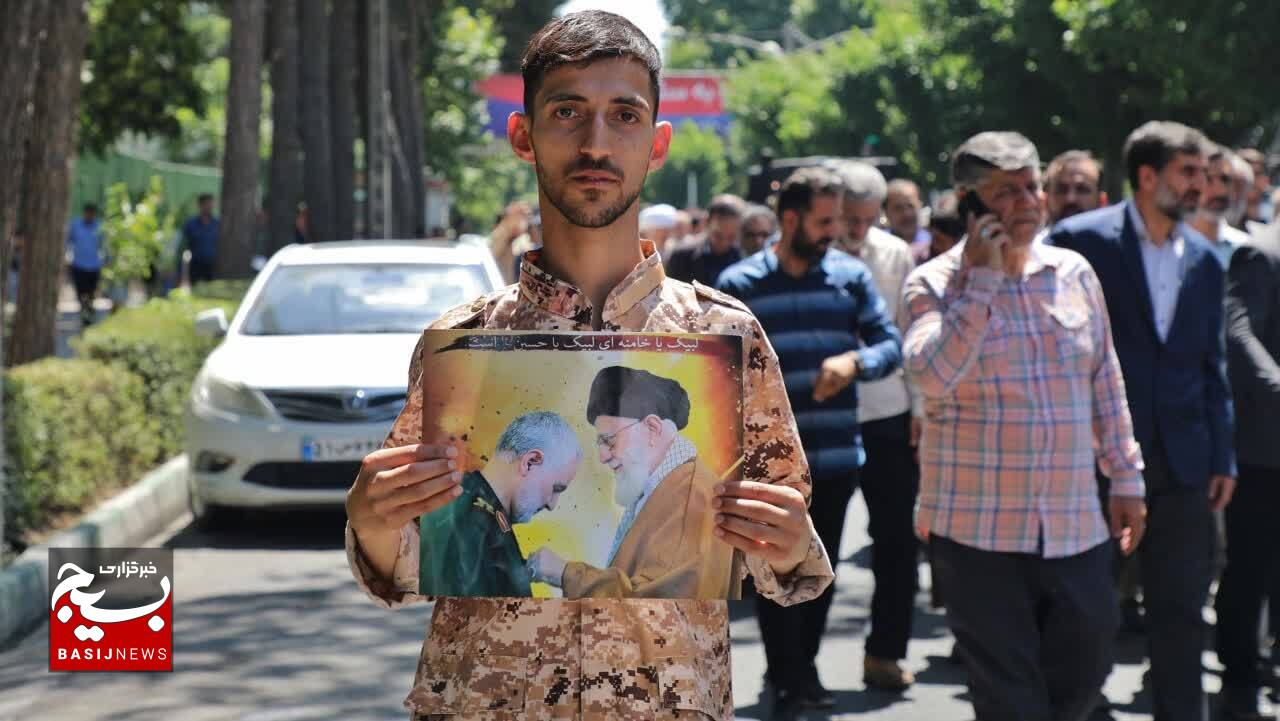 تجمع اعتراضی محکومیت هتک حرمت و سوزاندن قرآن کریم در سوئد تجمع اعتراضی محکومیت هتک حرمت و سوزاندن قرآن کریم در سوئد