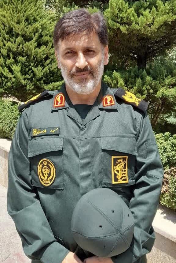 سرهنگ پاسدار حمید مازندرانی ؛ فرمانده تیپ مردم پایه سپاه نینوا به درجه سرتیپ دومی نائل آمد سرهنگ پاسدار حمید مازندرانی ؛ فرمانده تیپ مردم پایه سپاه نینوا به درجه سرتیپ دومی نائل آمد