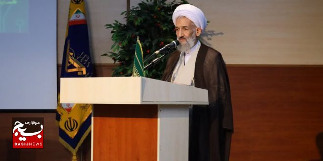 دشمنان در تلاش برای ایجاد ناامیدی در بین خانواده های شهدا و ایثارگران است دشمنان در تلاش برای ایجاد ناامیدی در بین خانواده های شهدا و ایثارگران است