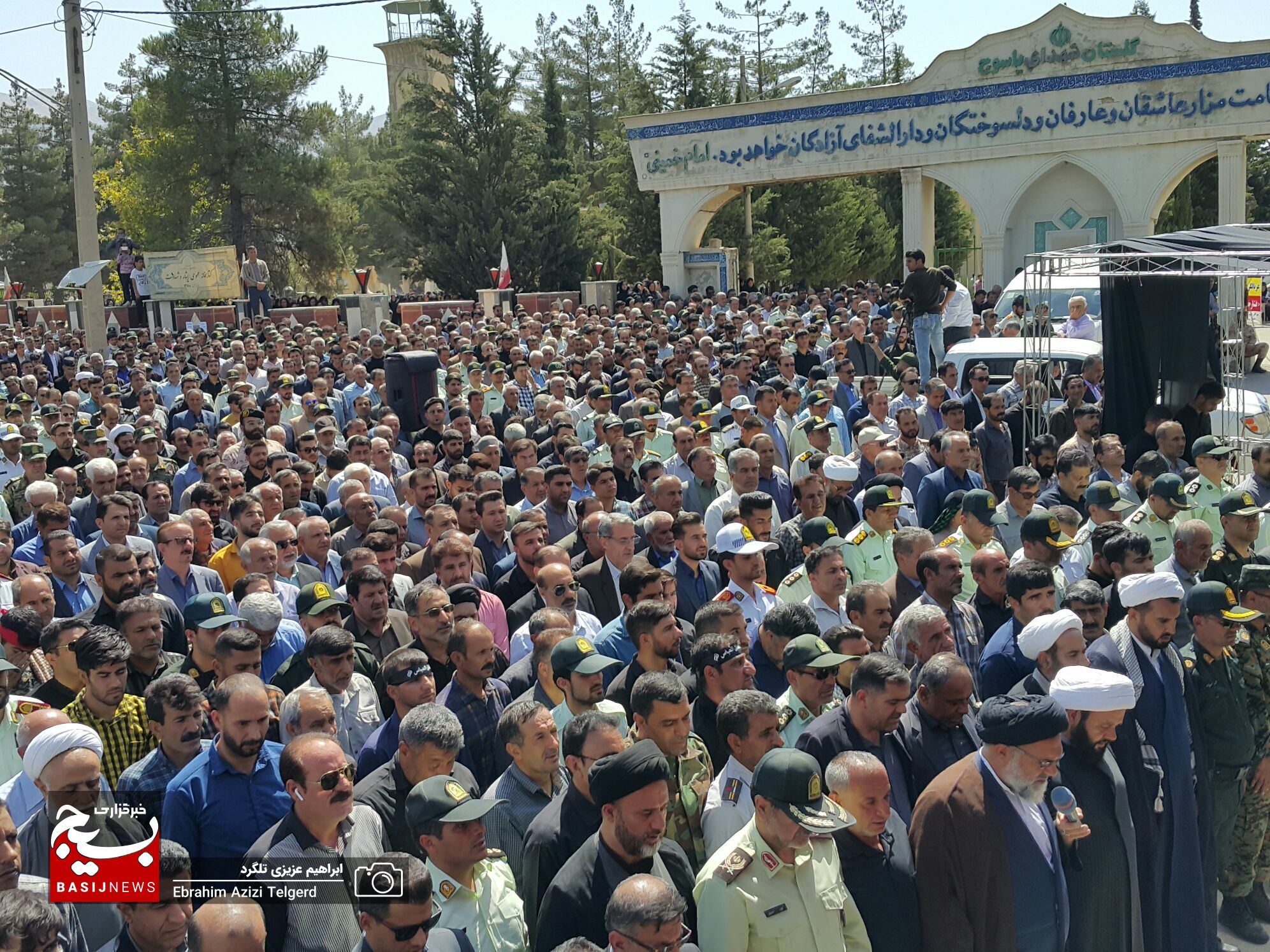 مراسم تشییع و خاکسپاری باشکوه شهید مدافع امنیت در یاسوج از دریچه دوربین خبرنگار بسیج + ( تصاویر )
