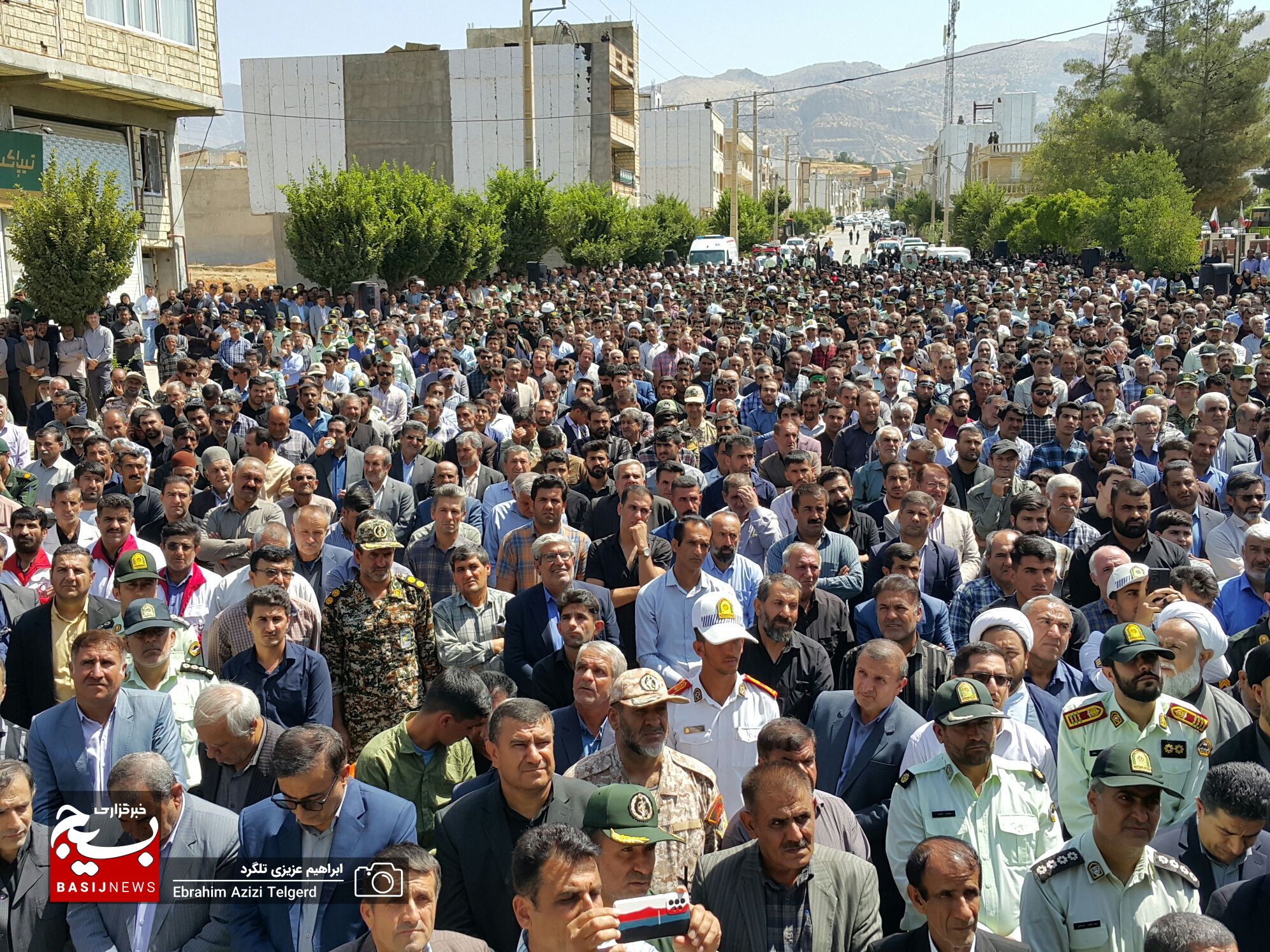 مراسم تشییع و خاکسپاری باشکوه شهید مدافع امنیت در یاسوج از دریچه دوربین خبرنگار بسیج + ( تصاویر )