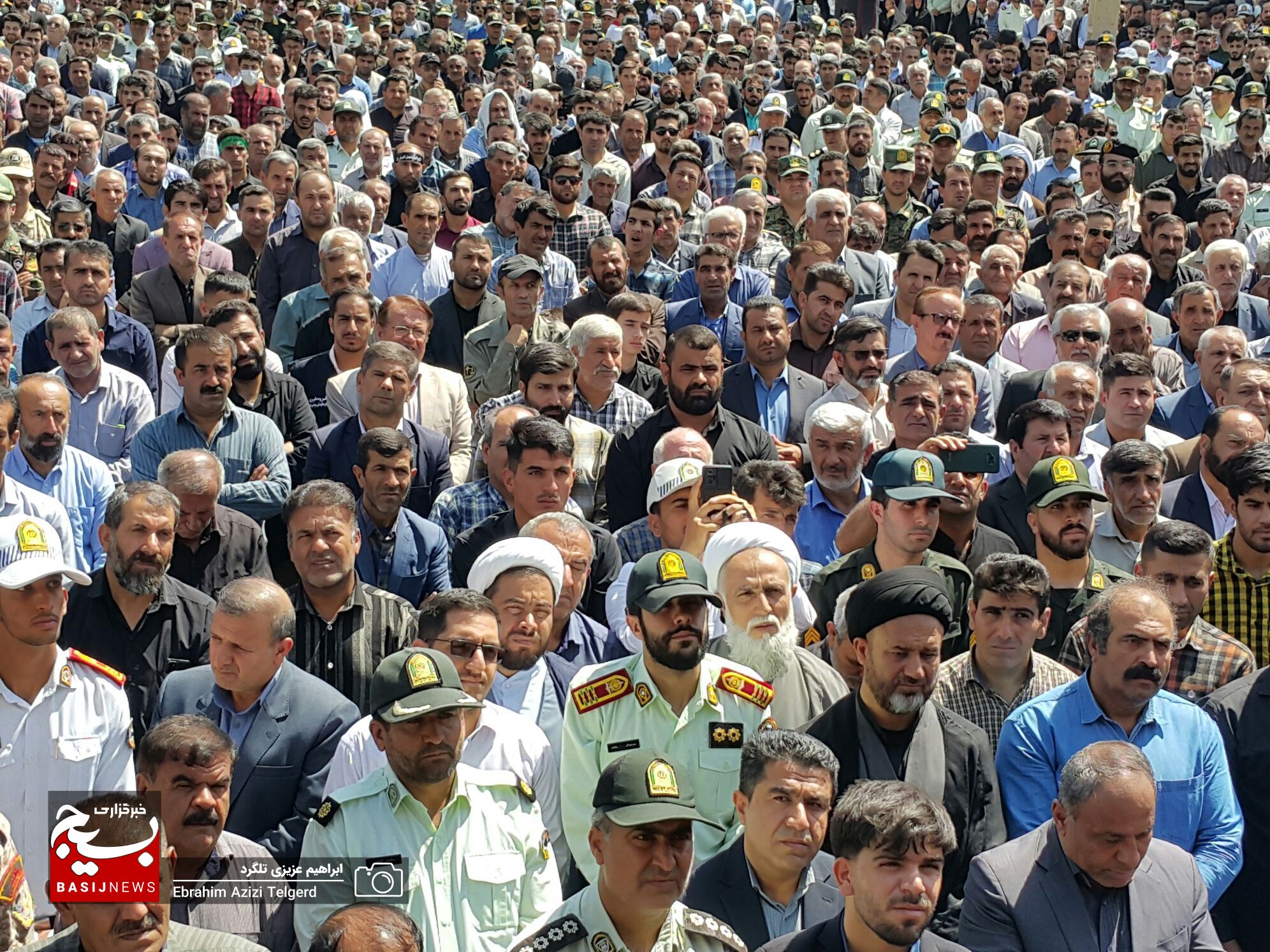 مراسم تشییع و خاکسپاری باشکوه شهید مدافع امنیت در یاسوج از دریچه دوربین خبرنگار بسیج + ( تصاویر )