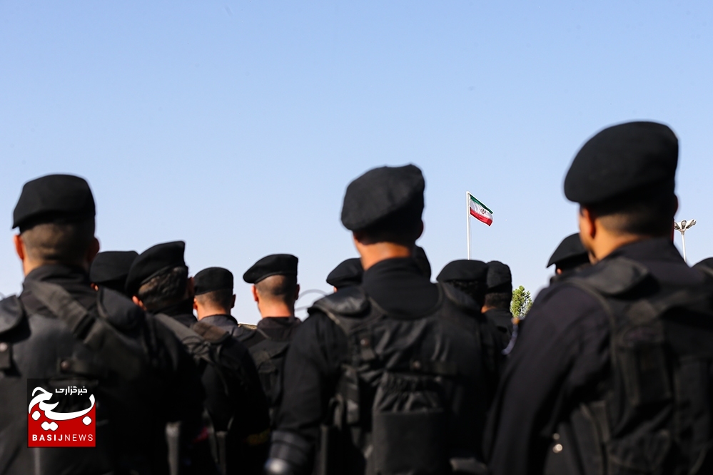 صبحگاهی برای نشان دادن صلابت حافظان امنیت در قم صبحگاهی برای نشان دادن صلابت حافظان امنیت در قم