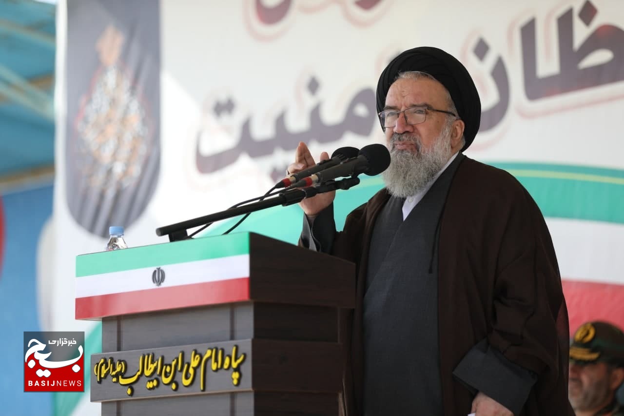 صبحگاهی برای نشان دادن صلابت حافظان امنیت در قم صبحگاهی برای نشان دادن صلابت حافظان امنیت در قم