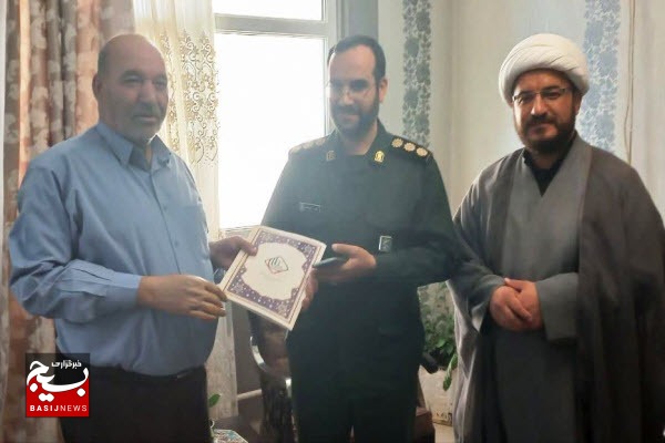 دیدار فرمانده و مسئول نمایندگی ولی فقیه در سپاه تویسرکان با پیشکسوتان و رزمندگان دفاع مقدس دیدار فرمانده و مسئول نمایندگی ولی فقیه در سپاه تویسرکان با پیشکسوتان و رزمندگان دفاع مقدس