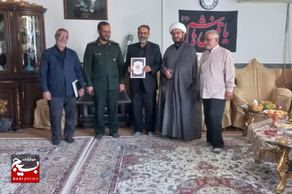 دیدار فرمانده و مسئول نمایندگی ولی فقیه در سپاه تویسرکان با پیشکسوتان و رزمندگان دفاع مقدس دیدار فرمانده و مسئول نمایندگی ولی فقیه در سپاه تویسرکان با پیشکسوتان و رزمندگان دفاع مقدس
