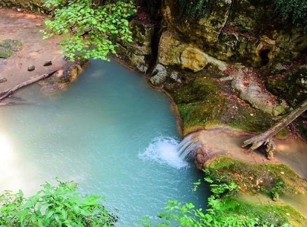 آبشار نیم دایره ای شکل رنگو گرگان آبشار نیم دایره ای شکل رنگو گرگان