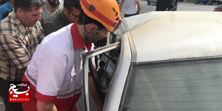 امدادرسانی به ۱۱ حادثه دیده در تصادف زنجیرهای جاده نمین به آستارا امدادرسانی به ۱۱ حادثه دیده در تصادف زنجیرهای جاده نمین به آستارا