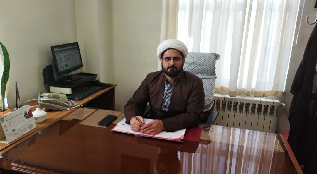 اربعین یک صف آرایی سیاسی علیه جریان تزویر است اربعین یک صف آرایی سیاسی علیه جریان تزویر است