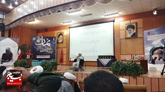 تجلیل از فرمانده، نماینده ولی فقیه و معاون روابط عمومی و تبلیغات سپاه ثارالله بعنوان رده برتر تجلیل از فرمانده، نماینده ولی فقیه و معاون روابط عمومی و تبلیغات سپاه ثارالله بعنوان رده برتر