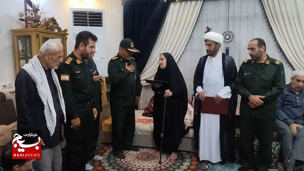 سرکشی از خانوده شهید عبدالرضا مجیدزاده در دلوار سرکشی از خانوده شهید عبدالرضا مجیدزاده در دلوار