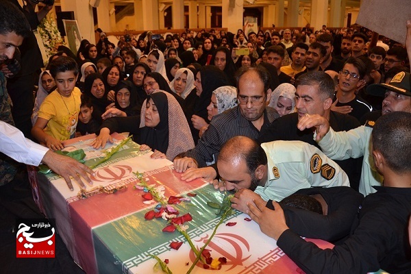 شهید اللهپور در زادگاهش آرام گرفت + عکس شهید اللهپور در زادگاهش آرام گرفت + عکس