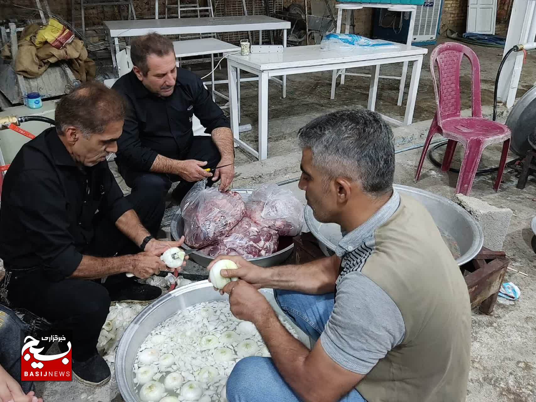 اطعام حسینی در روز عاشورا در بهبهان اطعام حسینی در روز عاشورا در بهبهان