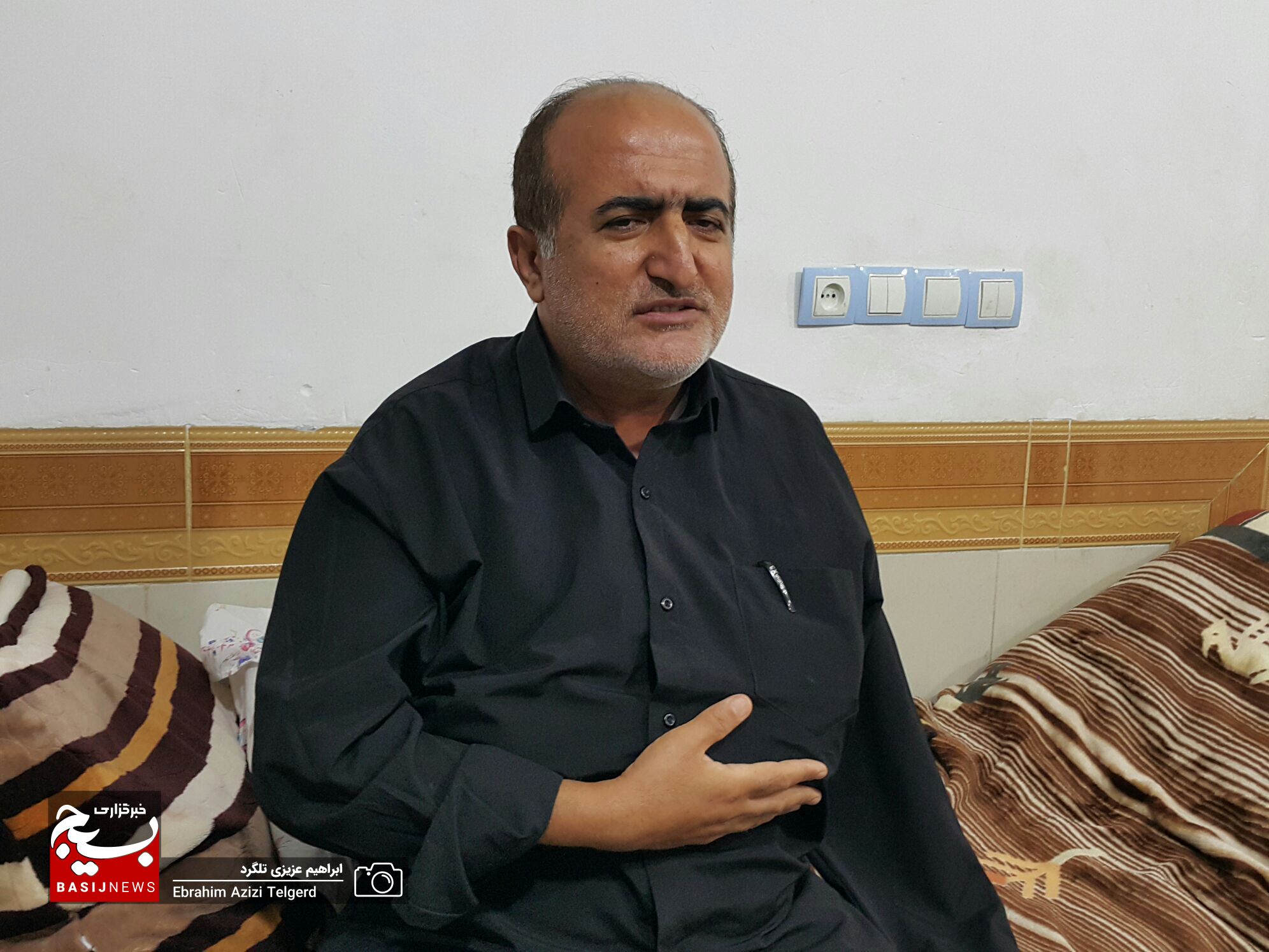 دیدار و عیادت فرمانده تیپ ۴۸ فتح از یک جانباز در یاسوج دیدار و عیادت فرمانده تیپ ۴۸ فتح از یک جانباز در یاسوج