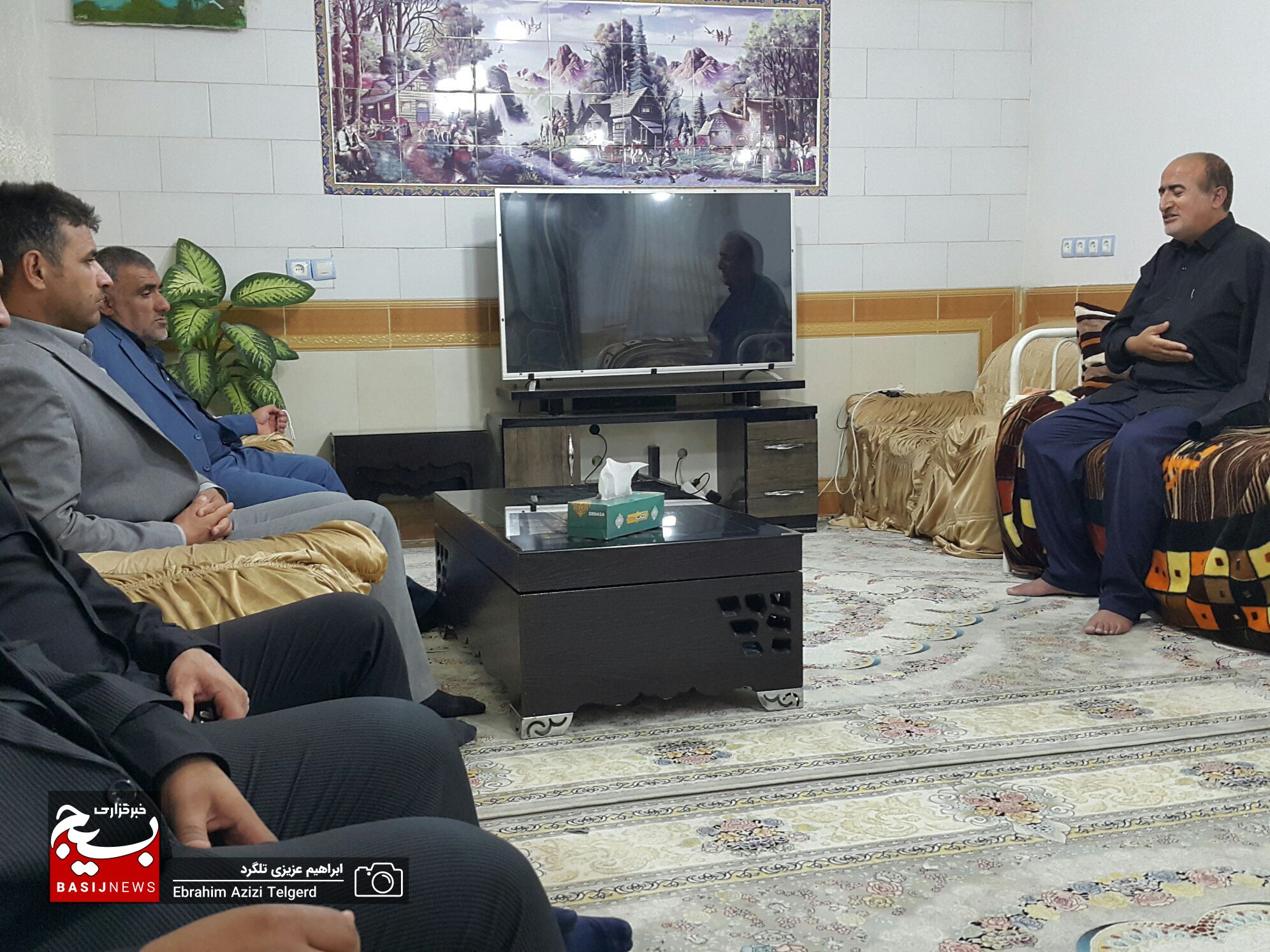 دیدار و عیادت فرمانده تیپ ۴۸ فتح از یک جانباز در یاسوج دیدار و عیادت فرمانده تیپ ۴۸ فتح از یک جانباز در یاسوج