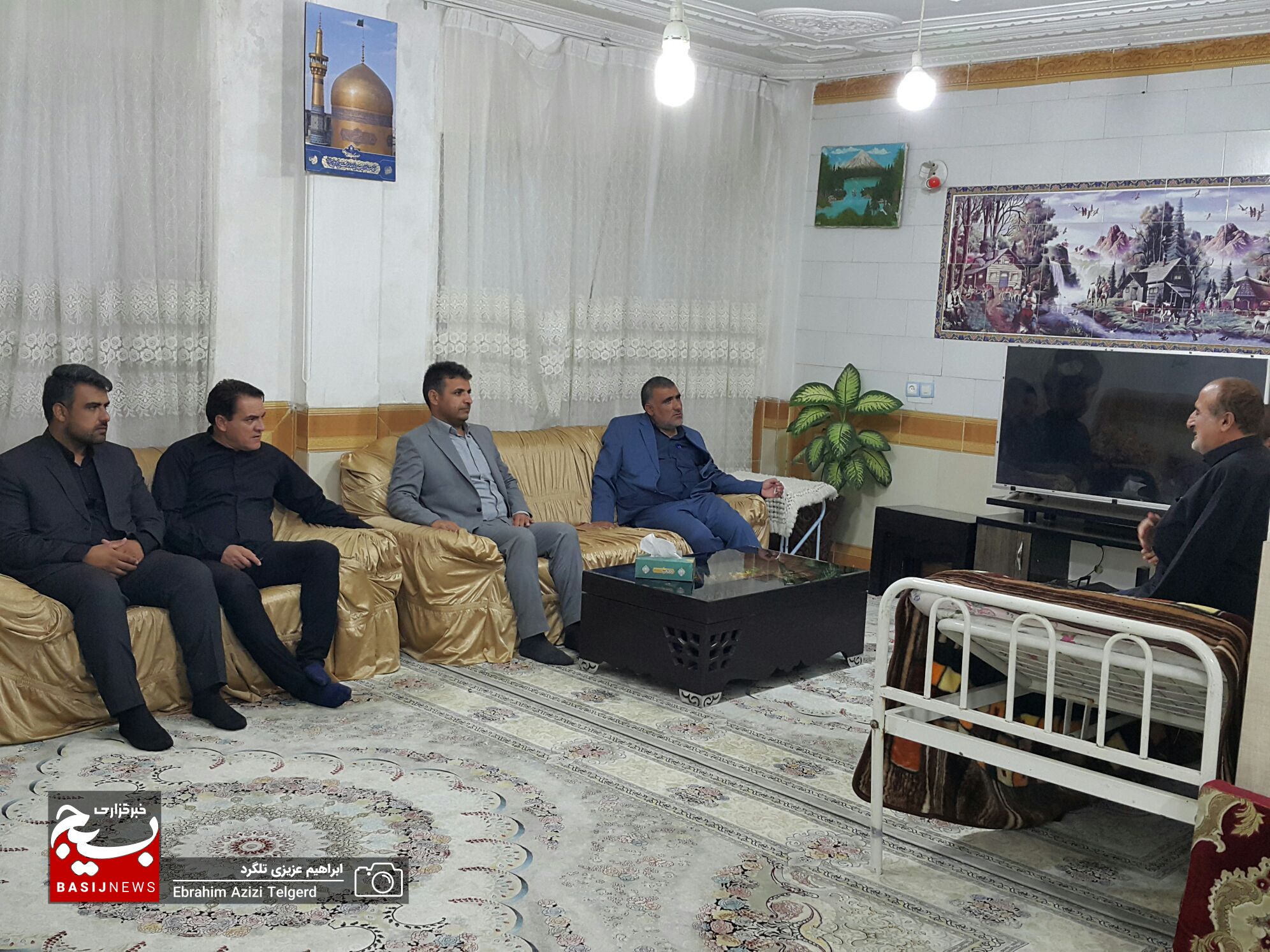 دیدار و عیادت فرمانده تیپ ۴۸ فتح از یک جانباز در یاسوج دیدار و عیادت فرمانده تیپ ۴۸ فتح از یک جانباز در یاسوج