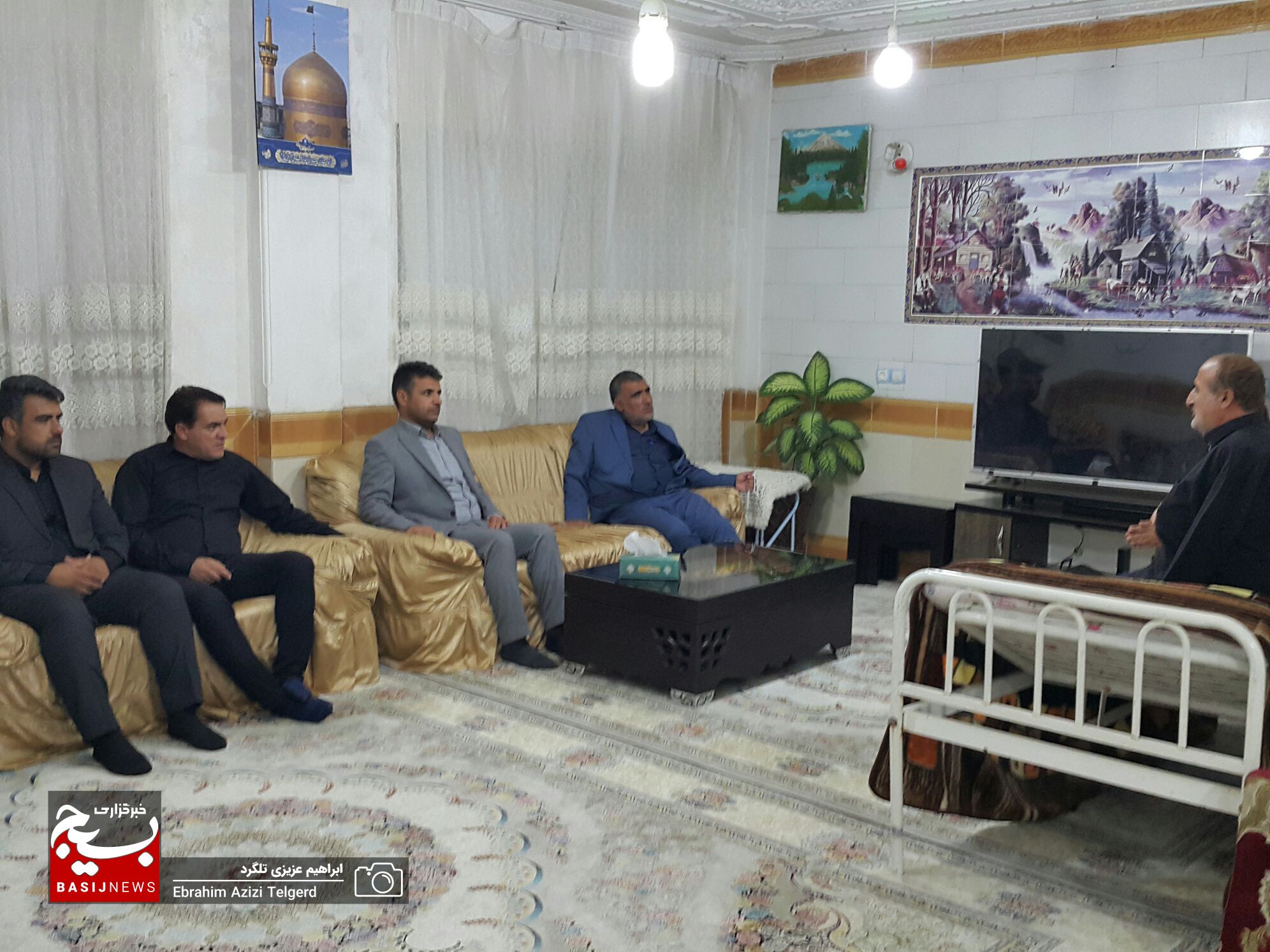دیدار و عیادت فرمانده تیپ ۴۸ فتح از یک جانباز در یاسوج دیدار و عیادت فرمانده تیپ ۴۸ فتح از یک جانباز در یاسوج