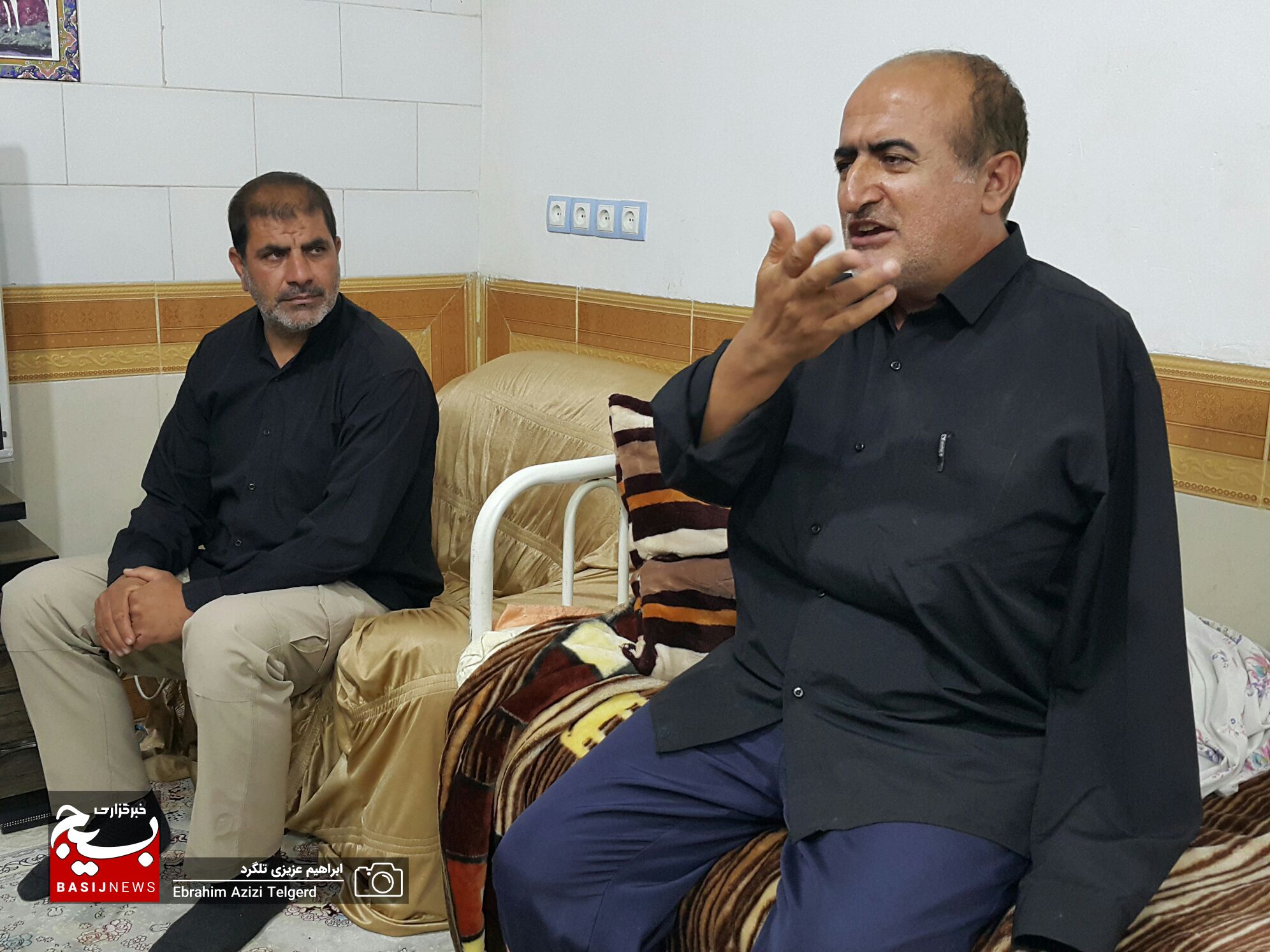 دیدار و عیادت فرمانده تیپ ۴۸ فتح از یک جانباز در یاسوج دیدار و عیادت فرمانده تیپ ۴۸ فتح از یک جانباز در یاسوج